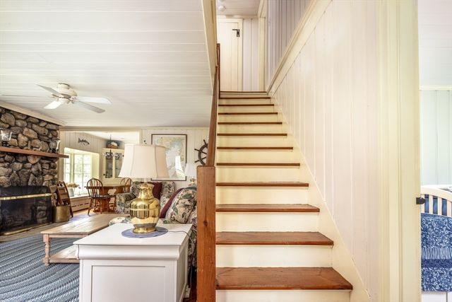 12 Noyes Ave, Mattapoisett, MA 02739
