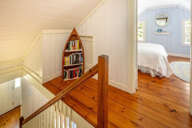 12 Noyes Ave, Mattapoisett, MA 02739