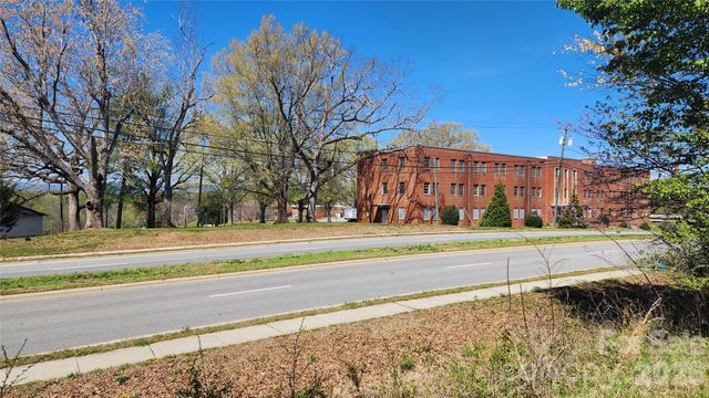 303 Old Nc 18 Highway, Morganton, NC 28655