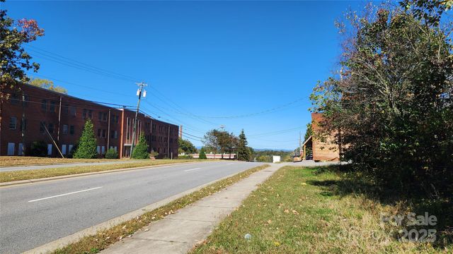 303 Old Nc 18 Highway, Morganton, NC 28655
