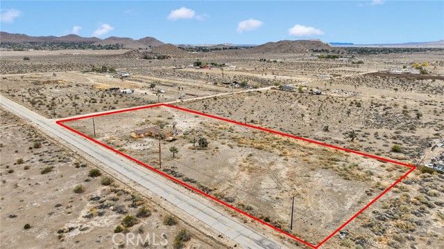 18227 E Avenue Q, Palmdale, CA 93591