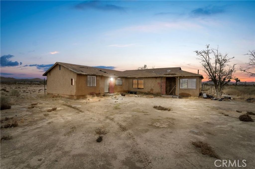 18227 E Avenue Q, Palmdale, CA 93591