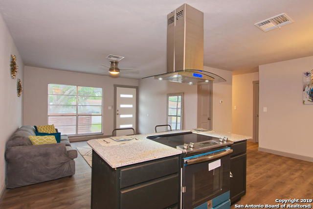 7274 Montgomery Dr, San Antonio, TX 78239