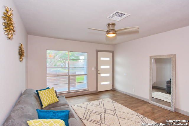 7274 Montgomery Dr, San Antonio, TX 78239