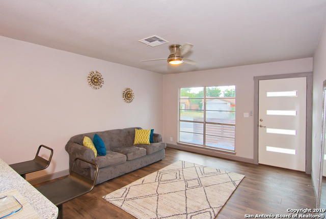 7274 Montgomery Dr, San Antonio, TX 78239