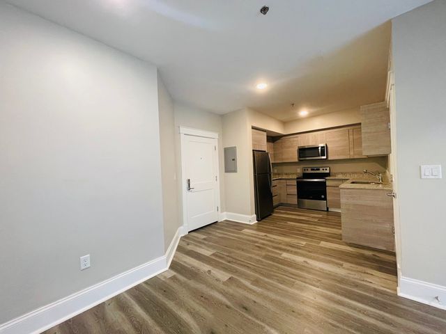 350 Pleasant St 242, Watertown, MA 02472