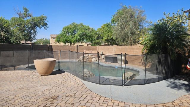 2224 W Harwell Road, Phoenix, AZ 85041