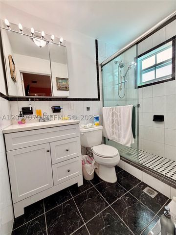 4450 SW 2nd St, Miami, FL 33134