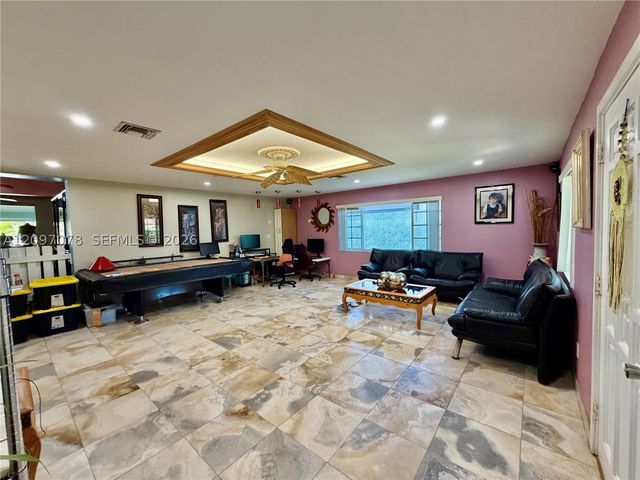 4450 SW 2nd St, Miami, FL 33134
