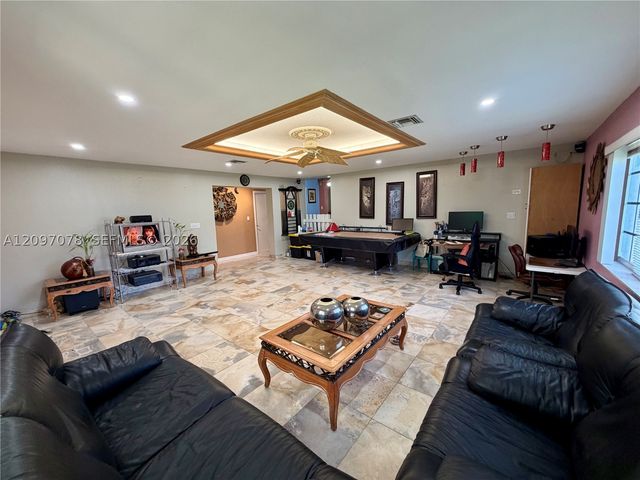 4450 SW 2nd St, Miami, FL 33134