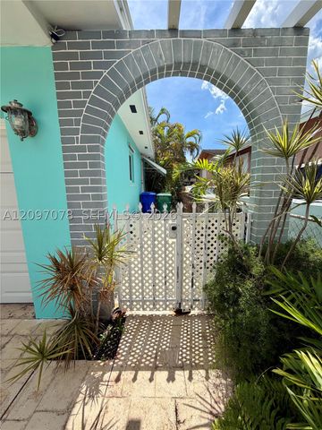4450 SW 2nd St, Miami, FL 33134