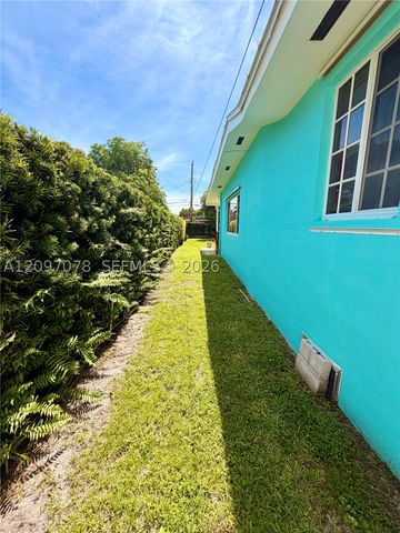4450 SW 2nd St, Miami, FL 33134