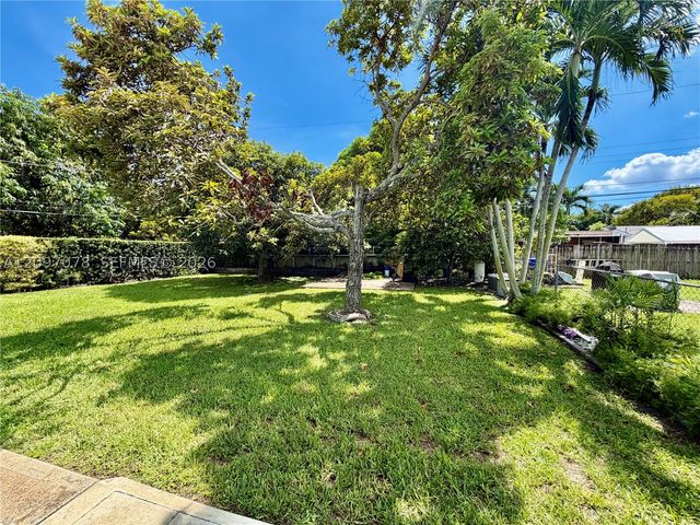 4450 SW 2nd St, Miami, FL 33134