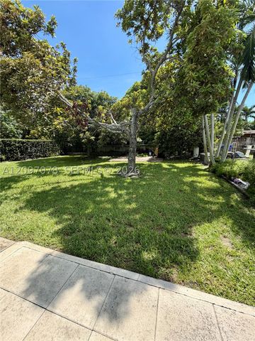 4450 SW 2nd St, Miami, FL 33134
