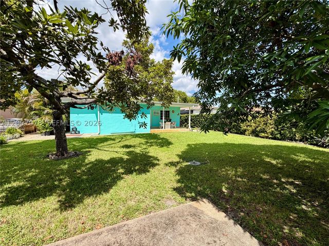 4450 SW 2nd St, Miami, FL 33134