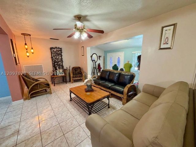 4450 SW 2nd St, Miami, FL 33134
