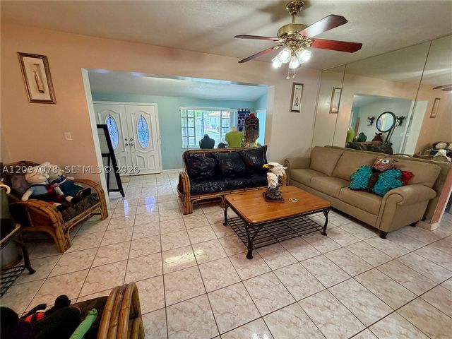 4450 SW 2nd St, Miami, FL 33134