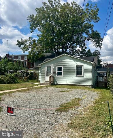 16 MYRTLE ST, Oxford, PA 19363