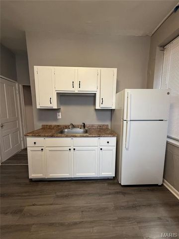 4127 Virginia Avenue, St Louis, MO 63118