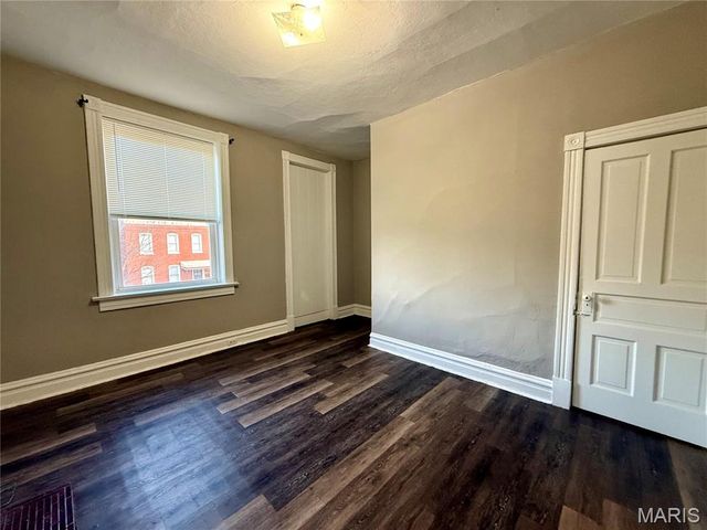 4127 Virginia Avenue, St Louis, MO 63118