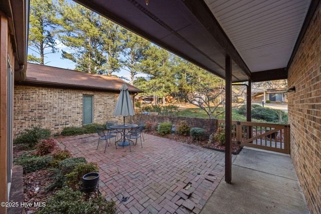 622 Redwood Drive, Southern Pines, NC 28387