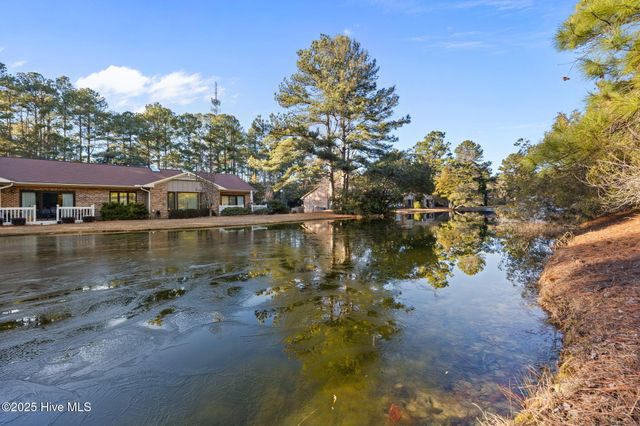 622 Redwood Drive, Southern Pines, NC 28387