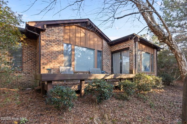 622 Redwood Drive, Southern Pines, NC 28387