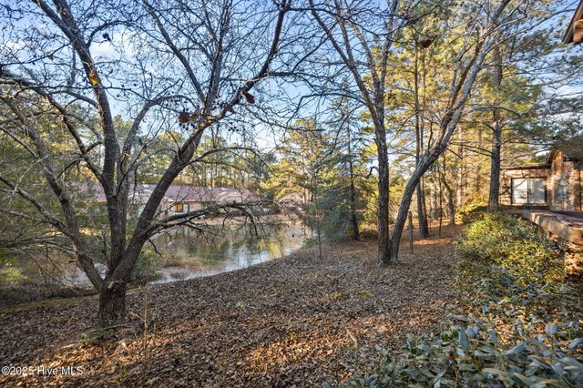 622 Redwood Drive, Southern Pines, NC 28387