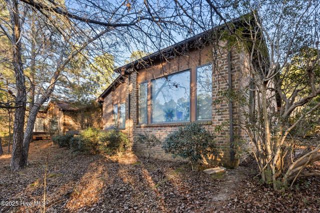 622 Redwood Drive, Southern Pines, NC 28387