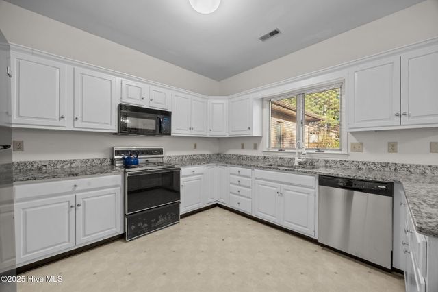 622 Redwood Drive, Southern Pines, NC 28387