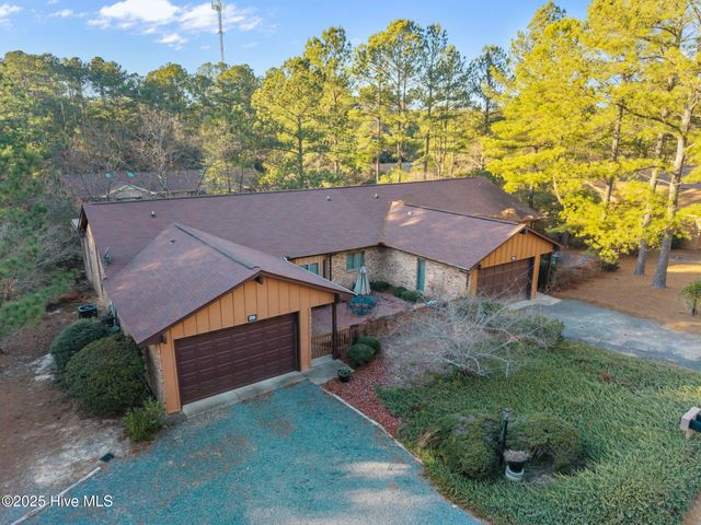 622 Redwood Drive, Southern Pines, NC 28387