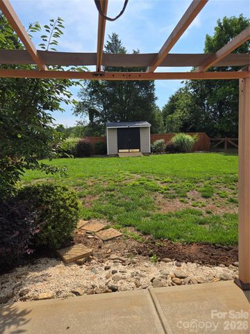 990 Russell Ridge Drive, Catawba, NC 28609