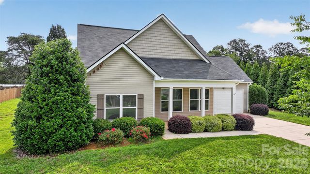 990 Russell Ridge Drive, Catawba, NC 28609