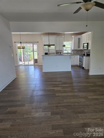 990 Russell Ridge Drive, Catawba, NC 28609