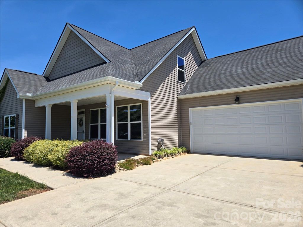 990 Russell Ridge Drive, Catawba, NC 28609