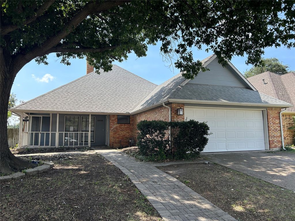 2926 Big Oaks Drive, Garland, TX 75044