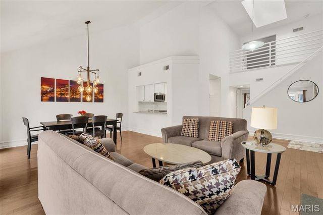 4444 Lindell Boulevard 4, St Louis, MO 63108