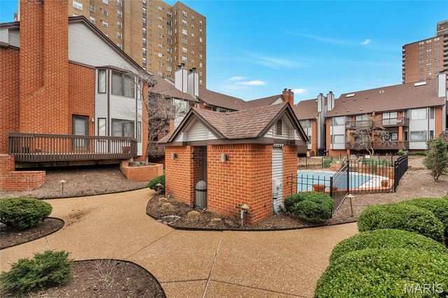 4444 Lindell Boulevard 4, St Louis, MO 63108