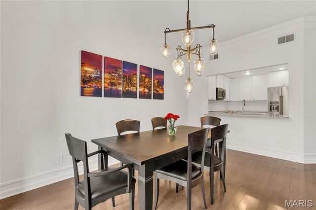 4444 Lindell Boulevard 4, St Louis, MO 63108