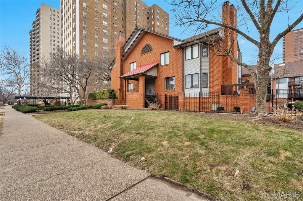 4444 Lindell Boulevard 4, St Louis, MO 63108