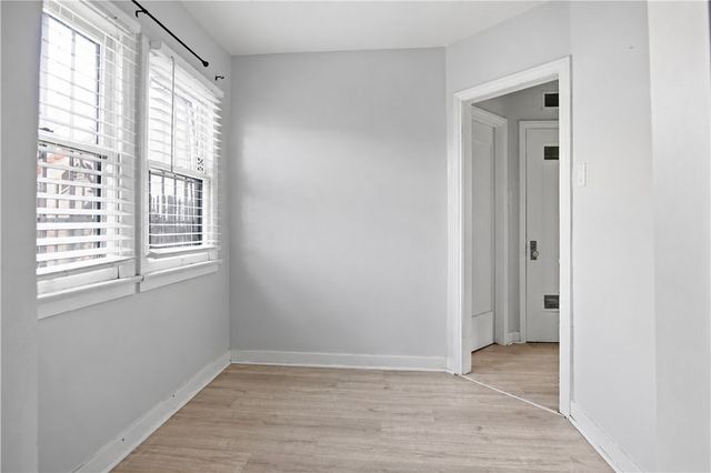 1042 W 57th Street, Los Angeles, CA 90037