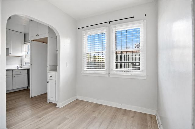 1042 W 57th Street, Los Angeles, CA 90037