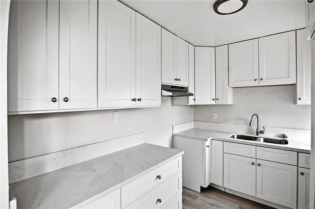 1042 W 57th Street, Los Angeles, CA 90037