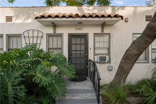 1042 W 57th Street, Los Angeles, CA 90037