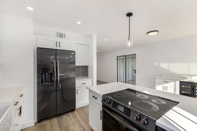 5207 N 24TH Street 201, Phoenix, AZ 85016