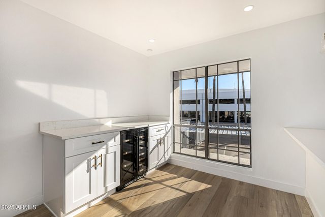 5207 N 24TH Street 201, Phoenix, AZ 85016