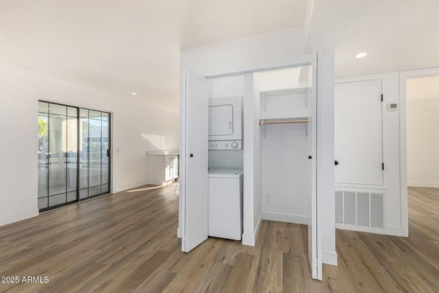 5207 N 24TH Street 201, Phoenix, AZ 85016