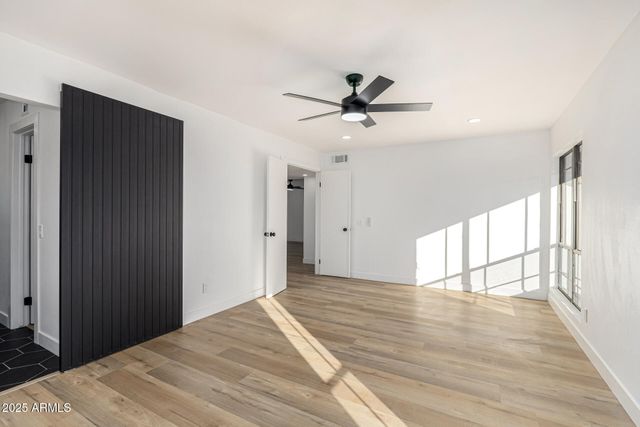 5207 N 24TH Street 201, Phoenix, AZ 85016