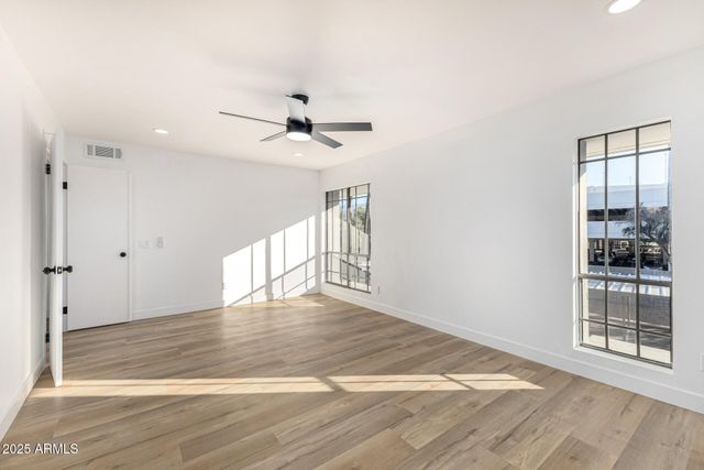 5207 N 24TH Street 201, Phoenix, AZ 85016