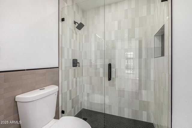 5207 N 24TH Street 201, Phoenix, AZ 85016